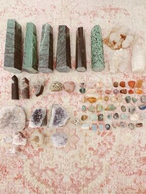 Assorted Crystal and Gemstone Home Display Set